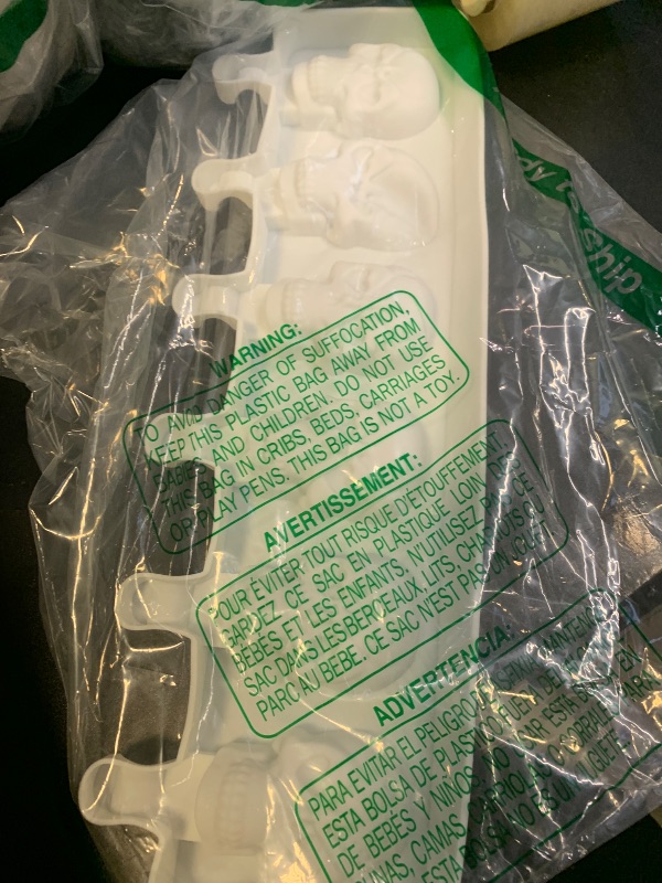 Photo 1 of 1 Pack Halloween Cute Skull Shape Popsicle Molds Silicone Ice Pop Molds 6 Cavities Popsicle Molds for Kids Adults Ice Cream Mold Cakesicles Mould DIY Popsicle Maker Homemade Popsicle Silicone Molds B