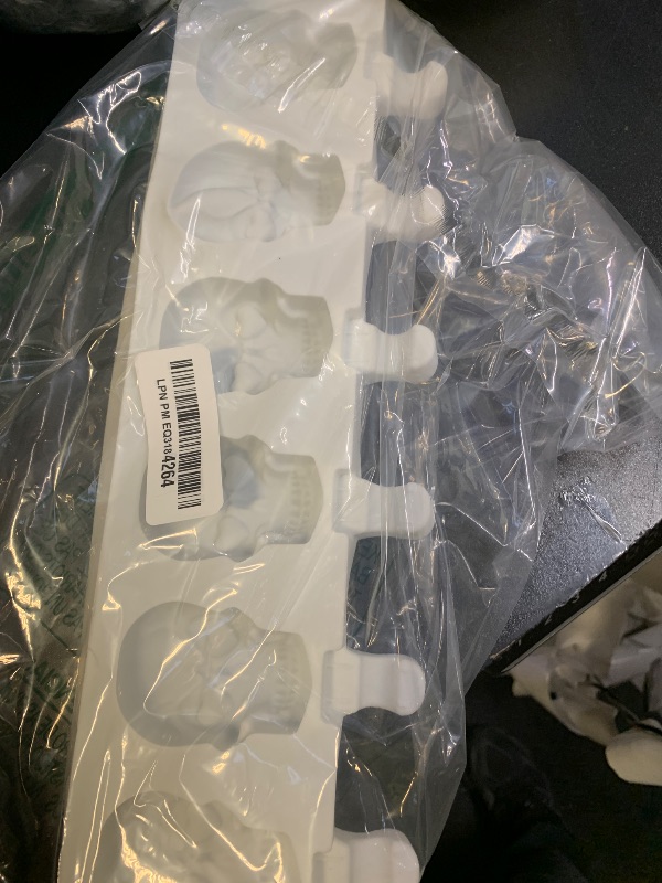 Photo 1 of 1 Pack Halloween Cute Skull Shape Popsicle Molds Silicone Ice Pop Molds 6 Cavities Popsicle Molds for Kids Adults Ice Cream Mold Cakesicles Mould DIY Popsicle Maker Homemade Popsicle Silicone Molds B