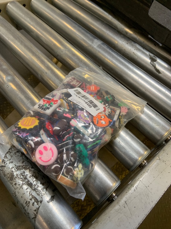 Photo 1 of 110Pcs Non-Repeat Cartoon Silicone Focal Beads for Pens, Random Focal Beads Bulk for Bead Pens Keychain Jewelry Making