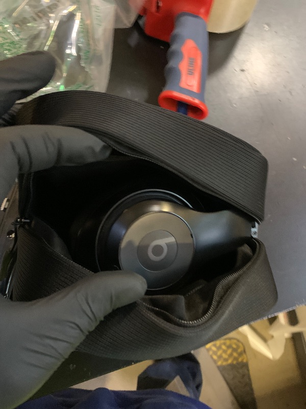 Photo 1 of *BROKEN, SEE PHOTOS** Beats Studio Pro - Premium Wireless Over-Ear Headphones- Up to 40-Hour Battery Life, Active Noise Cancelling, USB-C Lossless Audio, Apple & Android Compatible - Black