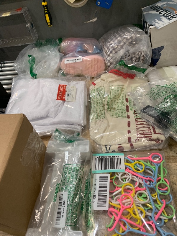 Photo 1 of ** SOLD AS IS BUNDLE OF MISCELLANEOUS AND SORTED GOODS **