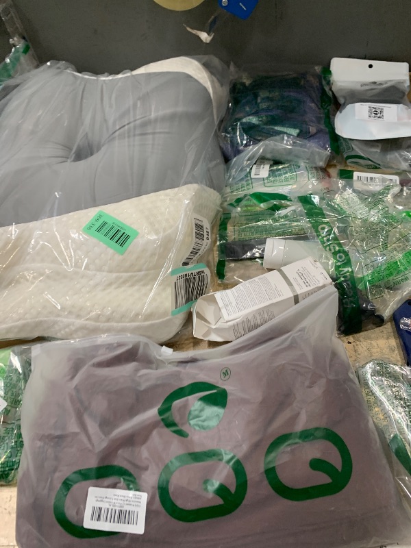 Photo 1 of ** SOLD AS IS BUNDLE OF MISCELLANEOUS AND SORTED GOODS **