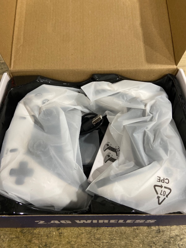 Photo 1 of (untested) 
Retro Gaming Console