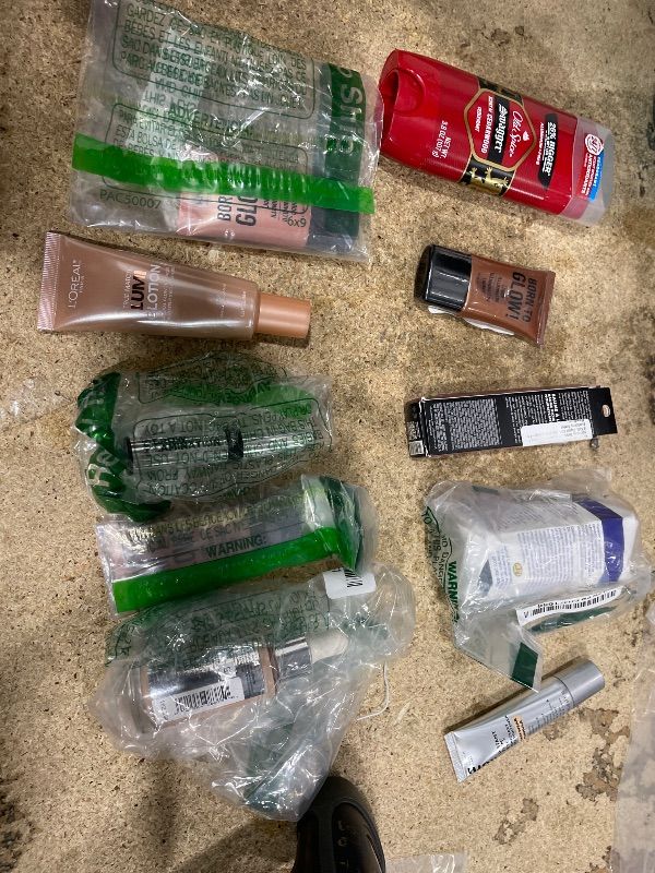 Photo 1 of 10 PIECES MISCELLANEOUS ITEMS