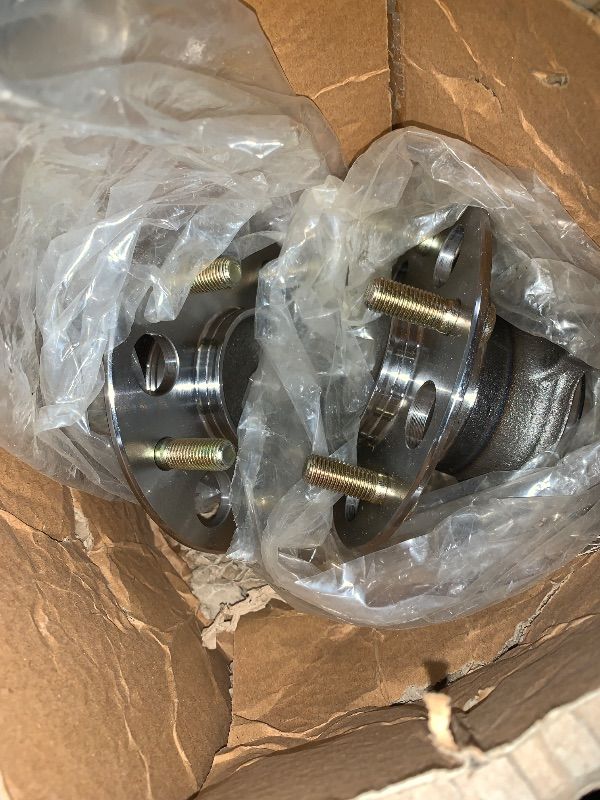 Photo 1 of ***SELLING FOR PARTS, FINAL SALE***Rear wheel bearing and hub assembly, Unknown compatibility***SELLING FOR PARTS, FINAL SALE***
