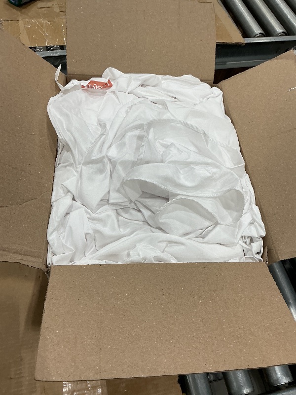 Photo 1 of 10 Pack White Round Tablecloths, 120 Inch Stain Resistant and Wrinkle Round Table Clothes, Washable Polyester Table Clothes Cover for Kitchen Dining, Wedding Birthday Party, Buffet Restaurant, Banquet