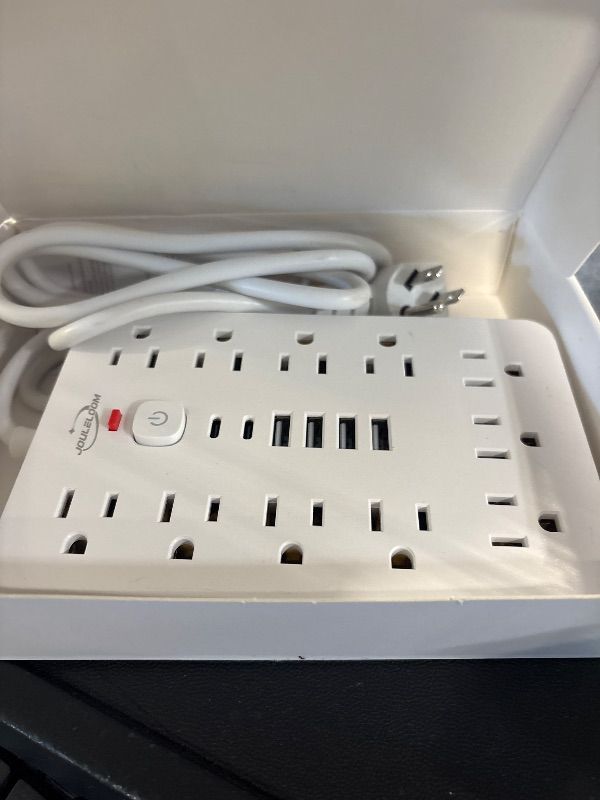 Photo 1 of ***NOT FUNCTIONAL, SELLING FOR PARTS, FINAL SALE****JouleLoom 6 FT Flat Plug Surge Protector Power Strip,11 Multiple AC Outlets with 6 USB Ports (2 USB C), 6 Feet Extension Cord, 1250W/10A, One Touch Switch Button, 17 in 1 Compact powerstrip-White***NOT F