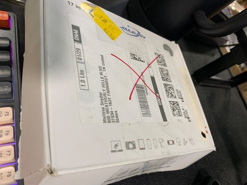 Photo 1 of ***NOT FUNCTIONAL, SELLING FOR PARTS, FINAL SALE****JouleLoom 6 FT Flat Plug Surge Protector Power Strip,11 Multiple AC Outlets with 6 USB Ports (2 USB C), 6 Feet Extension Cord, 1250W/10A, One Touch Switch Button, 17 in 1 Compact powerstrip-White***NOT F