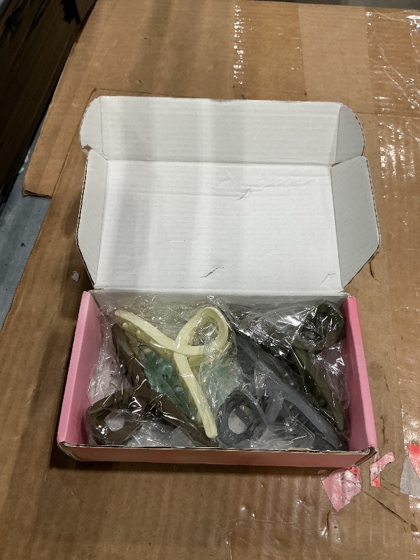 Photo 1 of *MINOR DAMAGE - USED*
Big Matte Jaw Large Butterfly Hair Clips - No Slip Strong Hold Barrettes and Clamps, 4 Pcs for Christmas, Valentine's and Mother's Day Gifts