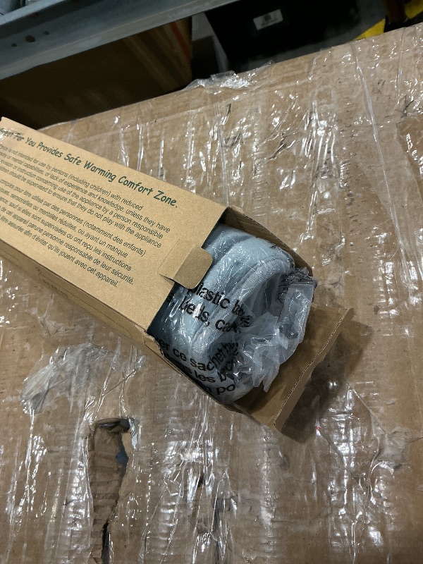 Photo 1 of *UNTESTED*
Deepsoon Heating Pad,Electric Heating Pads for Back,Neck,Abdomen,Moist Heating Pad for Shoulder,Knee,Arms,Legs,Dry/Moist Heat & Auto Shut Off,Christmas Gifts for Men and Women,Light Gray,24x12 Inch