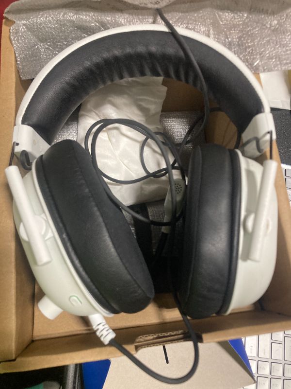 Photo 1 of ***LOW VOLUME*** Razer BlackShark V2 X PlayStation Gaming Headset: 50mm Drivers - Cardioid Mic - Lightweight - Comfortable, Noise Isolating Earcups - for PS5, Xbox Series X, PC, Switch via 3.5 mm Audio Jack - White