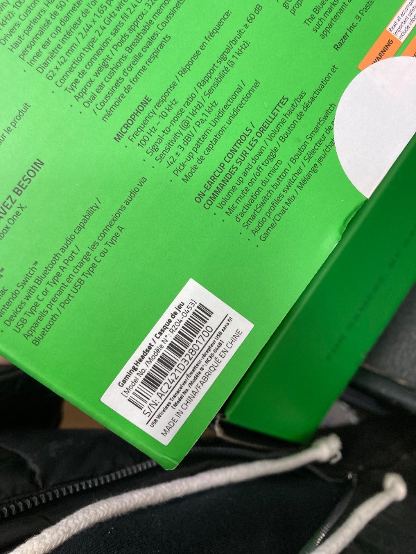 Photo 1 of **MIC DOES NOT WORK**Razer BlackShark V2 Pro Wireless Xbox Gaming Headset: 50mm Drivers - Super Wideband Mic - Noise Isolating Earcups - for Xbox, PS5, Nintendo Switch 2, PC, Mac - Bluetooth, USB-C - 70hr Battery - White