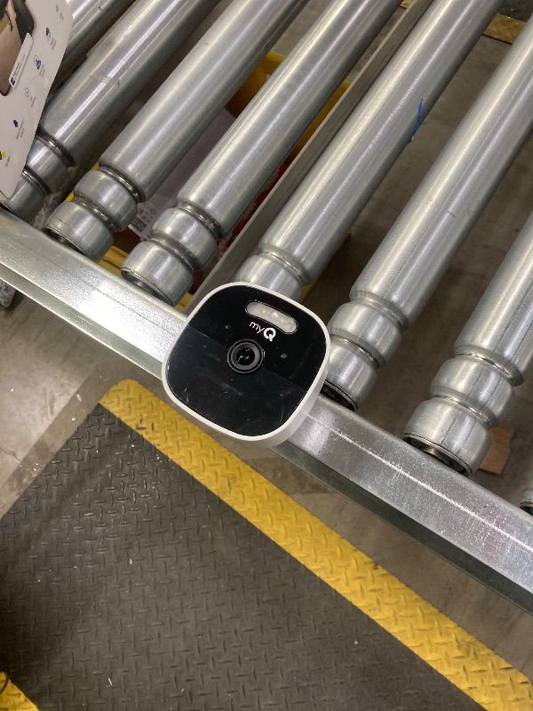Photo 1 of ***MISSING PARTS -SELLING AS IS*** Chamberlain myQ Outdoor Battery Camera | 2K Camera, Color Night Vision, Spotlight, Motion Alerts, Live View with Two-Way Talk, Wireless, Weather-Resistant, Outdoor, White, 1Pack