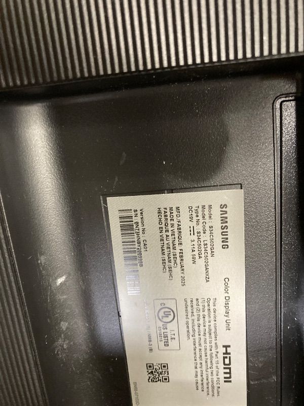 Photo 1 of **No Returns**

SAMSUNG 34" ViewFinity S50GC Series Ultra-WQHD Monitor, 100Hz, 5ms, HDR10, AMD FreeSync, Eye Care, Borderless Design, PIP, PBP, LS34C502GANXZA, 2023, Black