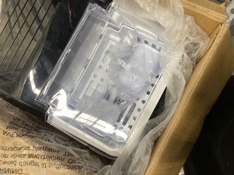 Photo 1 of **CRACKED LID***Igloo Portable Ice Maker with Scoop - Ice Maker with LED Control Panel & 1.5 Quart Water Tank - Stainless Ice Cube Maker Produces 26 Lbs. of Ice in 24 Hours with 9 Large or Small Cubes in 7 Minutes