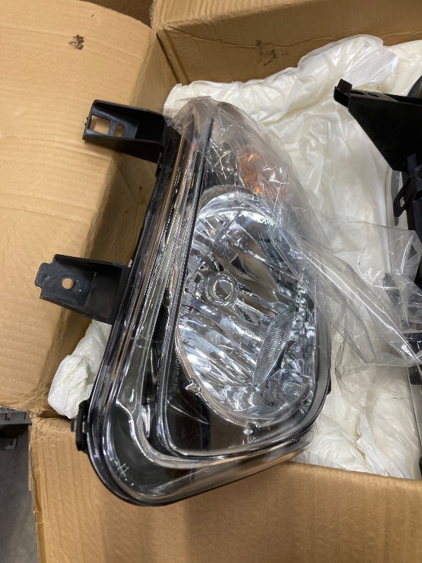 Photo 1 of *PARTS ONLY?SELLING AS IS* *Light piece broken* MARSFLUX Headlight Assembly Chrome Housing Amber Reflector OE GM2502262, GM2503262 Replacement For Replacement for 2006-2011 Chevy HHR, Pack of 2 Driver and Passenger Side