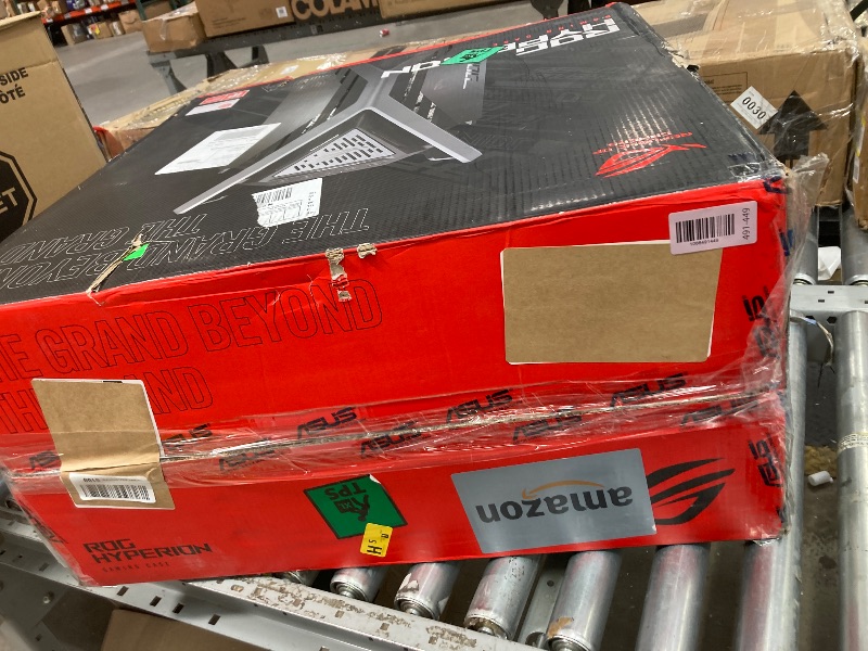 Photo 1 of *Pieces moving around inside* ASUS ROG Hyperion GR701 EATX Full-Tower Gaming Case, High Airflow Design, Tool-Free Side Panels, Pre-Installed 4x140mm Fans, Supports 420mm Radiators, Built-in Graphics Card Holder, Front USB Type-C