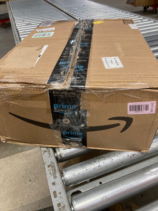 Photo 1 of *Water damage box* AMADA HOMEFURNISHING 8x10 Area Rugs, Low-Profile Large Washable Area Rug with Non-Slip Backing & Durable Edge Binding, Vintage Rugs for Living Room, Bedroom, Dinning Room