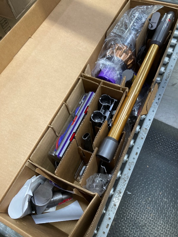 Photo 1 of *Used* Dyson 448182-02 V15 Detect SV47 (Renewed)