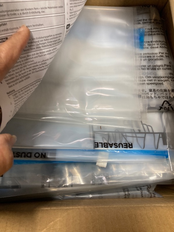 Photo 1 of ***No hand pump***Amazon Basics Vacuum Storage Bags with Hand Pump for Travel, Space Saving Compression Bags for Clothes, Clothing, Blankets and Duvets, Clear, 20 Pack (5 Small, 5 Medium, 5 Large & 5 Jumbo)***No hand pump***