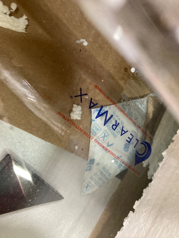 Photo 1 of
bath glass door learmax