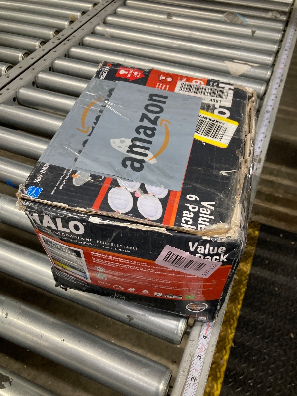Photo 1 of ***MISSING -SELLING AS PARTS ONLY*** HALO HLB Recessed Lighting 6 Inch LED Thin Canless, Dimmable w/Selectable Color Temperatures, 6-Pack -HLB6099FS1EMWR-6PK