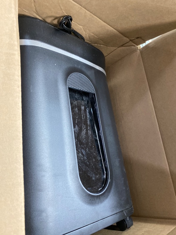 Photo 1 of **CRACKED ON INSIDE OF DOOR**Aurora AU1800XA Anti-Jam 18-Sheet Crosscut Paper/CD and Credit Card Shredder/ 6-Gallon pullout Basket 30 Minutes Continuous Run Time