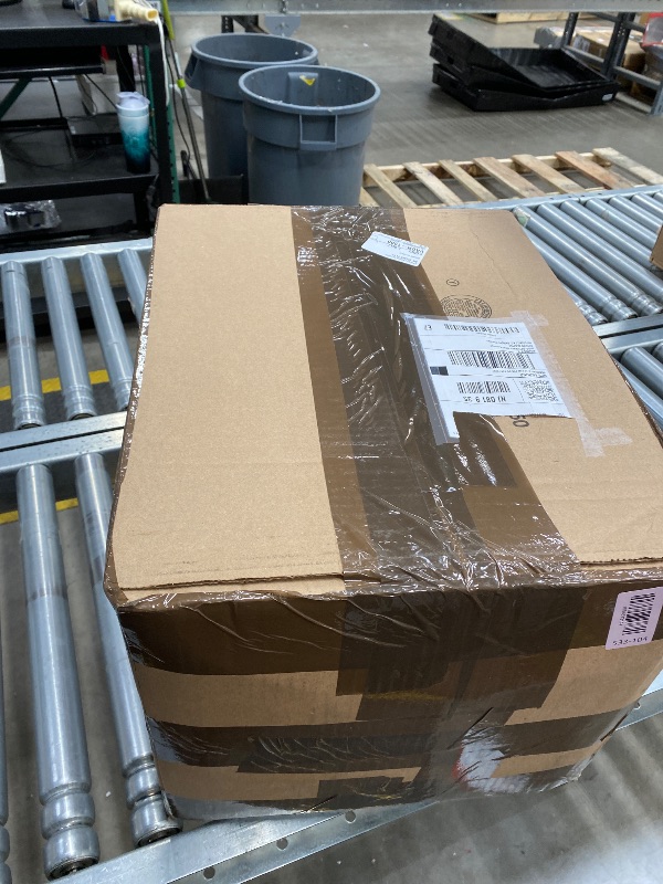 Photo 1 of **CRACKED ON INSIDE OF DOOR**Aurora AU1800XA Anti-Jam 18-Sheet Crosscut Paper/CD and Credit Card Shredder/ 6-Gallon pullout Basket 30 Minutes Continuous Run Time
