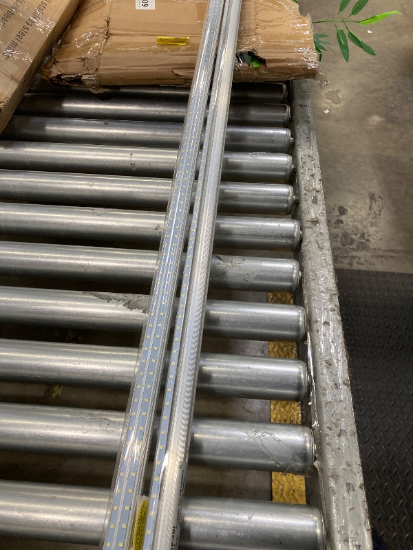 Photo 1 of ****MISSING 2 TUBE LIGHT***** SHOPLED 4FT T8 LED Tube Light - 36W(96W Eqv.) 4680LM 6000K CoolWhite, Type A+B Plug & Play or Ballast Bypass, Double-End Power, D-Shaped for F40T12 Replacement in Warehouse/Garage, ****MISSING 2 TUBE LIGHT*****