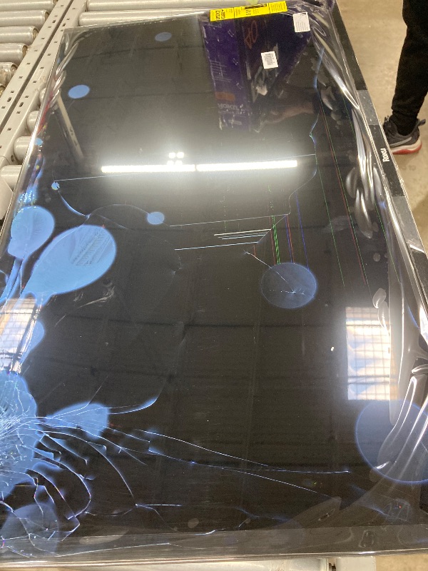 Photo 1 of ***NO RETURN/NO REFUND***SCREEN BROKEN***
Roku Smart TV – 40-Inch Select Series, 1080p Full HD TV – Roku TV with Voice Remote – Flat Screen LED Television with Wi-Fi for Streaming Live Local News, Sports, Family Entertainment