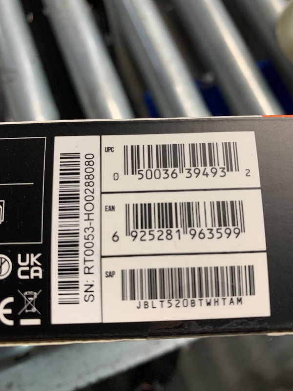 Photo 1 of ***(MISSING PARTS/ SEE NOTES FOR DETAILS)***JBL Tune 520BT - Wireless On-Ear Headphones, Up to 57H Battery Life and Speed Charge, Lightweight, Comfortable and Foldable Design, Hands-Free Calls with Voice Aware (White)