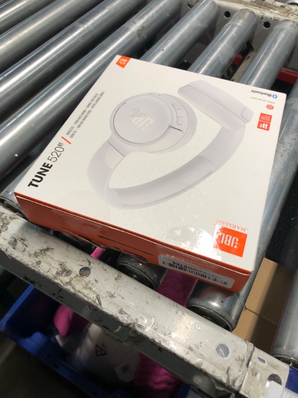 Photo 1 of ***(MISSING PARTS/ SEE NOTES FOR DETAILS)***JBL Tune 520BT - Wireless On-Ear Headphones, Up to 57H Battery Life and Speed Charge, Lightweight, Comfortable and Foldable Design, Hands-Free Calls with Voice Aware (White)