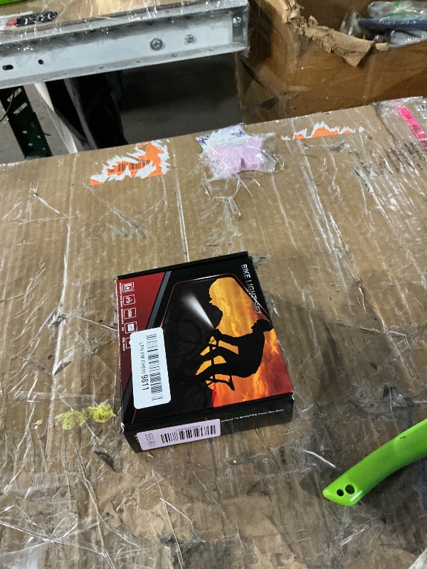 Photo 1 of ***MISSING PARTS***
Akale Bike Lights Set, Rechargeable Bicycle Lights Front and Rear, 4 Light Mode Options, Bike Headlight, IPX4 Waterproof, Easy to Install for Men Women Road ? 2 Pack ?