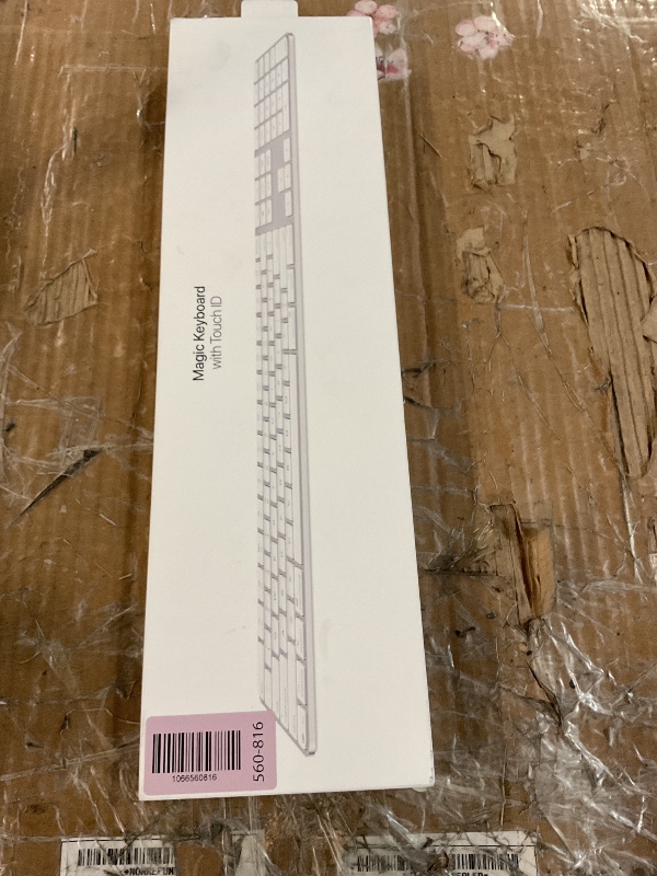Photo 1 of ***MISSING USB-C CORD***
Apple Magic Keyboard with Touch ID and Numeric Keypad for Mac Models with Apple Silicon - US English - White Keys