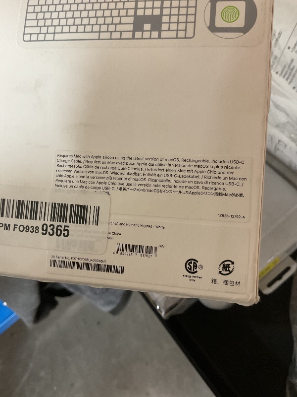 Photo 1 of ***MISSING USB-C CORD***
Apple Magic Keyboard with Touch ID and Numeric Keypad for Mac Models with Apple Silicon - US English - White Keys