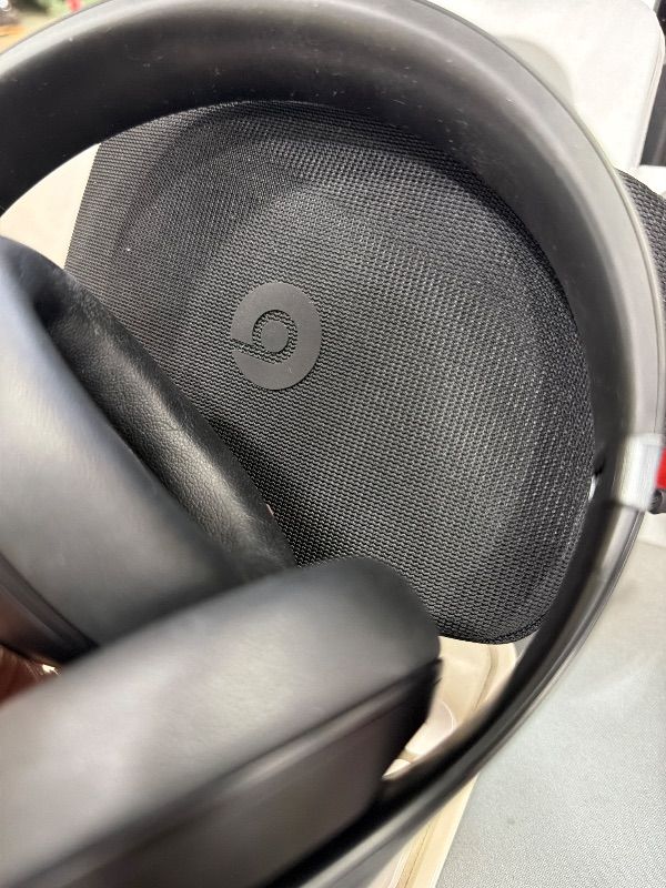 Photo 1 of (USED) Beats Studio Pro - Premium Wireless Over-Ear Headphones- Up to 40-Hour Battery Life, Active Noise Cancelling, USB-C Lossless Audio, Apple & Android Compatible - Black