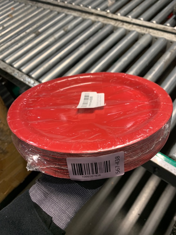 Photo 1 of ***FACTORY SEALED*** QZYL 50 PCS Paper Plates, Red Heavy Duty Party Plates, Round 9 Inches Disposable Paper Dinner Plates, Everyday Use Plates Set for Daily Meals Wedding Christmas Picnic Supplies