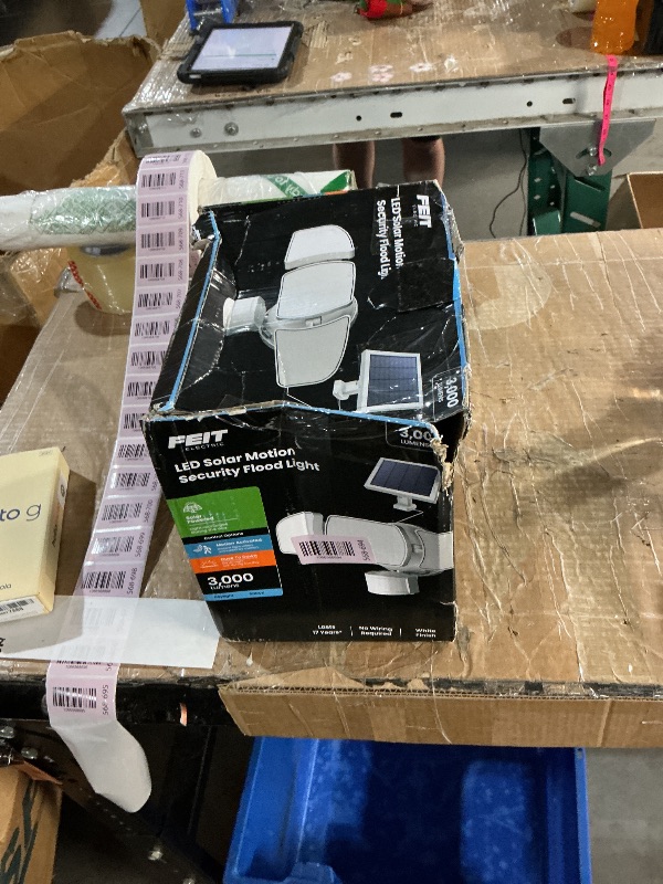 Photo 1 of ************Missing mounting hardware***********
 Electric Outdoor LED Triple Head Solar Security Flood Lights with Motion Sensor, Dusk-to-Dawn Sensor, 3000 Lumens Floodlight, 5000K Daylight, No Hardwiring Needed, S13TFL/3000MOTSOL/WH