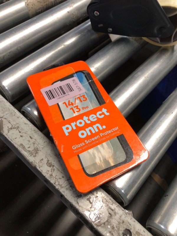 Photo 1 of  onn glass screen protector iphone 14/13/13 pro, 1 Count 