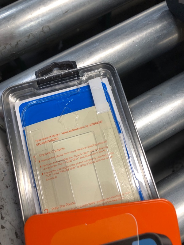 Photo 1 of  onn glass screen protector iphone 14/13/13 pro, 1 Count 