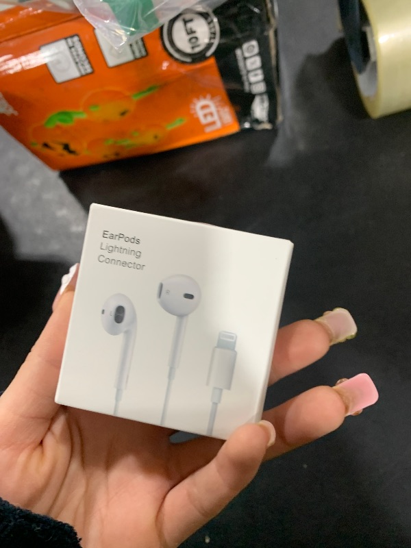 Photo 1 of 1Pack Wired Earphones for iPhone Earbuds with Lightning Connector (Built-in Mic & Volume Control) [Official Certified] Headphones Compatible with iPhone 14/13/12/SE/11/XR/XS/X/7/7Plus/8/8Plus Headsets