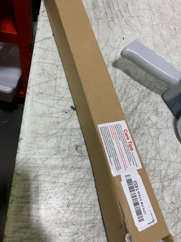 Photo 1 of 100PCS Natural Dried Pampas Grass Decor - 17.5" Fluffy Pampas Grass Bouquet - Boho Home Decor Dried Flowers for Wedding Floral Room Home Party Table Decorations