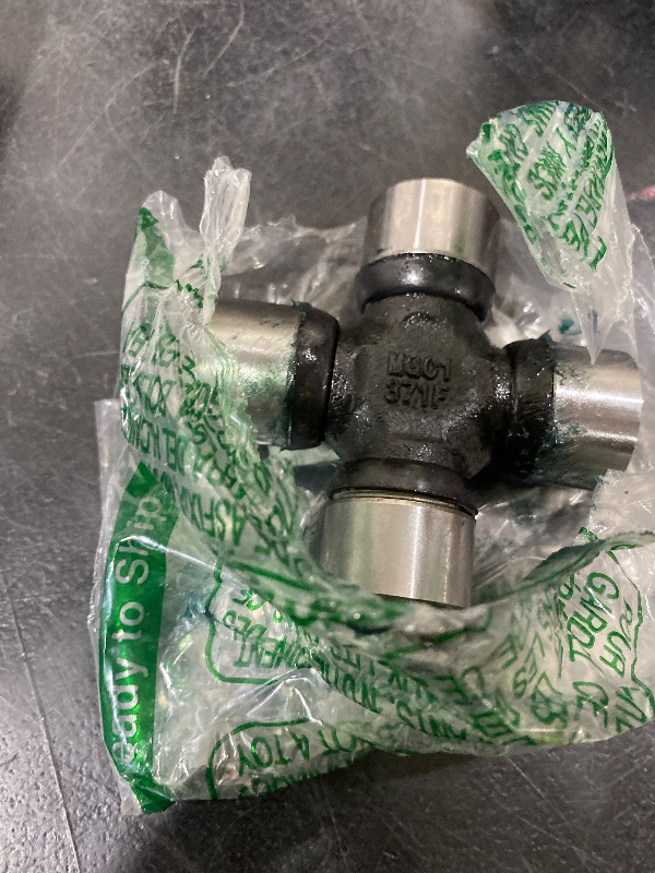 Photo 1 of *INCOMPLETE, MISSING CLIPS** Dana Holding Corporation 5-3262X - Dana Spicer Universal Joint