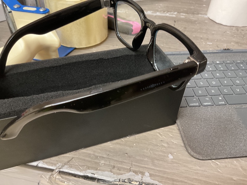 Photo 1 of *MISSING CHARGER** LAKEEN AI Smart Glasses with 800W HD Camera and 1080P Video Recording | AI Assistant (ChatGPT), Translation, Voice & Music Control | Bluetooth 5.3/WiFi | Included Anti-Blue Light & Polarizing Lenses