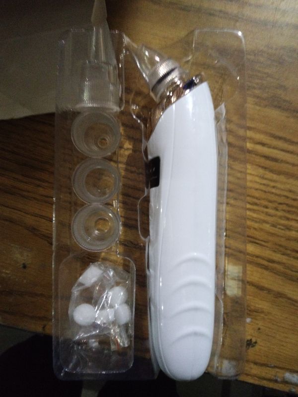 Photo 1 of 2026 Pore Vacuum, USB Rechargeable Blackhead Remover Vacuum,3 Levels Adjustable Pore Vacuum Blackhead Remover, with 5 Suction Power,6 Probes,Face Vacuum Pore Cleanser for Women & Men-White