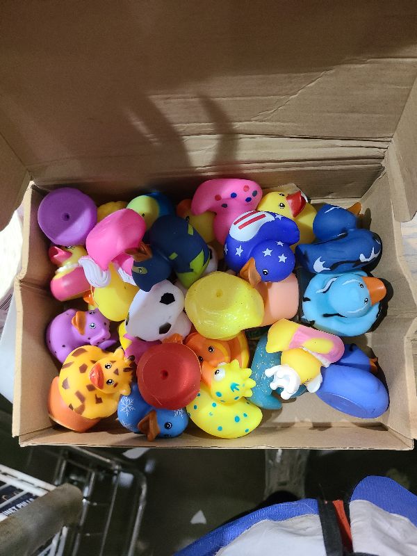 Photo 1 of 100Pcs Cruise Ducks Tags Kits Includes 30 Cruising Ducks with 30 Cruise Duck Tags & 40 Rubber Bands Assorted Random Rubber Ducks for Valentine's Day Exchange Gifts Cruise Ship Hiding Ducks
