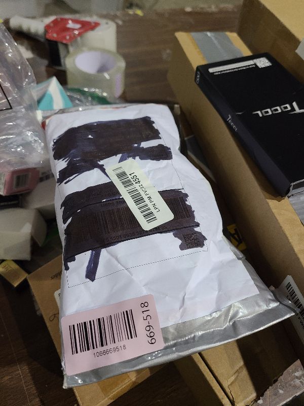 Photo 1 of 2 Pack USB C Charger Block 200W,6 Port Foldable Fast Charger Type C Charger iPhone 17 16 Fast Charging PD 3.1 Charging Station for All iPhone/Samsung Galaxy S25/S24/MacBook Pro/iPad