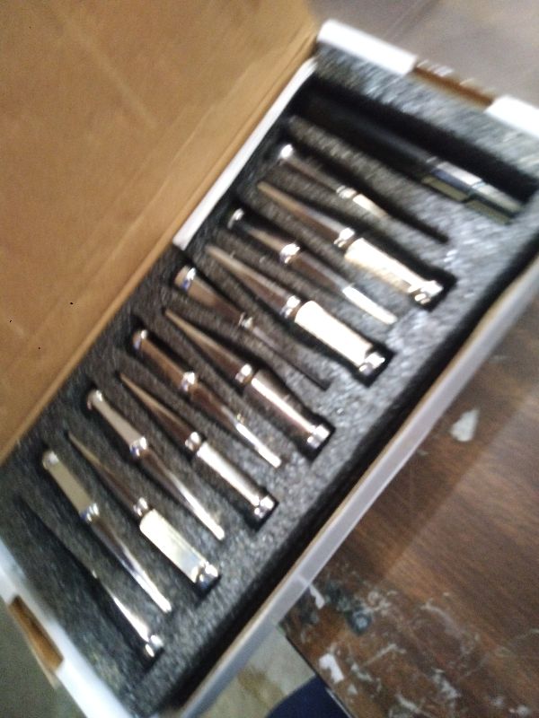 Photo 1 of 14x1.5 Spiked Lug Nuts 6x5.5 Chevy, Chrome Spike Lug Nuts Chevy Silverado 6 Lug Conical Bulge Seat with 1 Socket Key Fit Silverado Suburban GMC Sierra Yukon Dodge Ram 1500 Ford F150 Aftermarket Wheel
