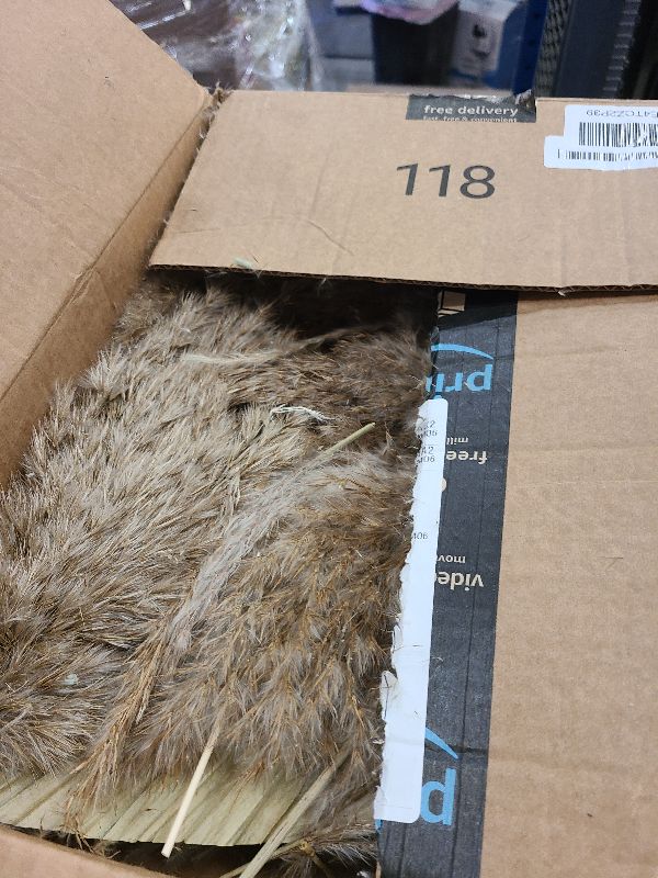 Photo 1 of 105 Pcs Boho Dried Pampas Grass Decor Bulk, Large Dried Palm Spears Bunny Tails Pampas Reed Grass Dried Palm Leaves Dried Flower Bouquet Boho Centerpieces for Wedding Home Tables Decor