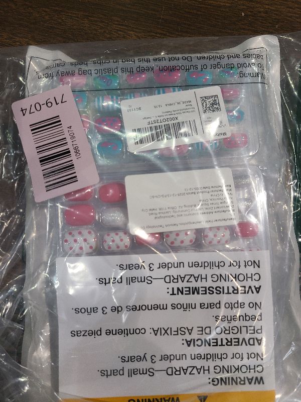 Photo 1 of 120 Pieces Kids Press on Nails Children Fake Artificial Nails Girls Full Cover Short False Christmas Fingernails for Girls Kids Design Decoration(Lovely Pattern)